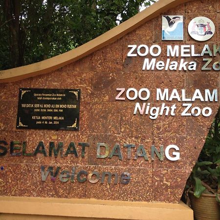 Homestay De Mitc Melaka Eksteriør billede